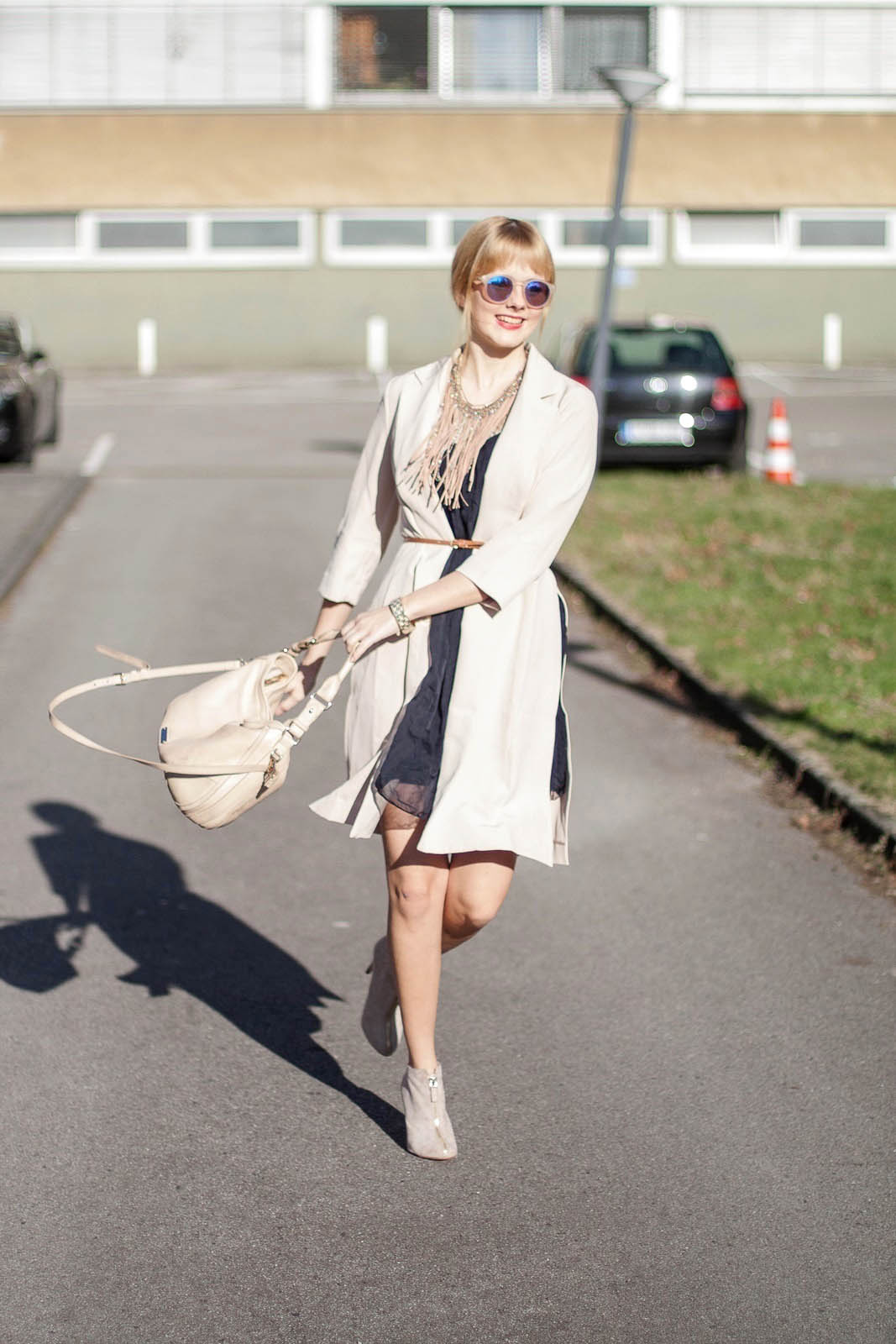 Outfit - First spring vibes - Longblazer Forever 21, Burburry Tasche, Le Specs Hey Macarena 2