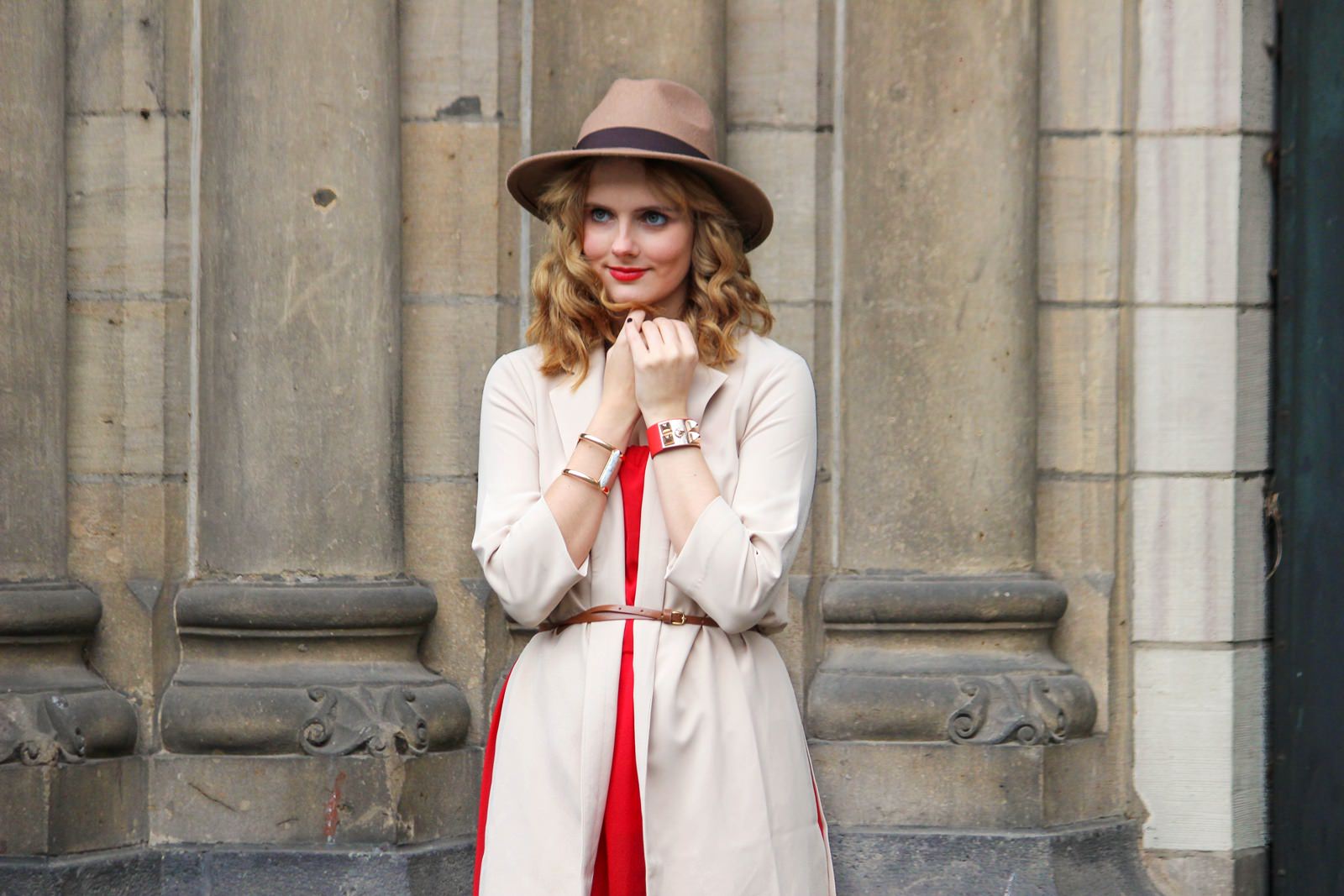 Streetstyle aroung the world Milano - Red dress, hat, long blazer, hat 5