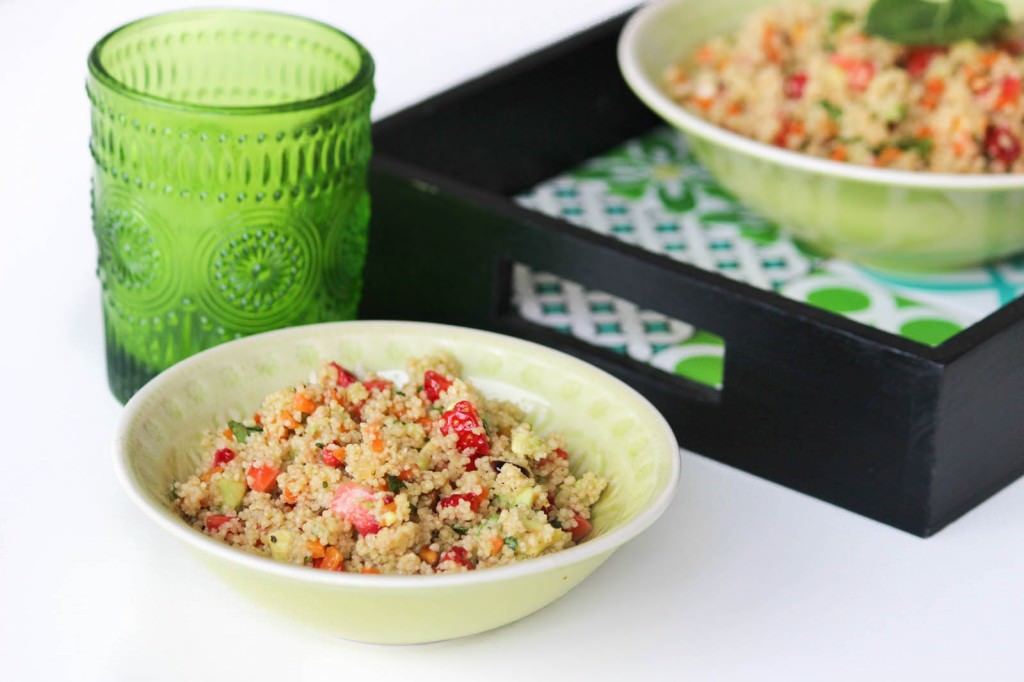 Des Belles Choses Rezept Couscous Salat mit Erdbeeren und Avocado 1