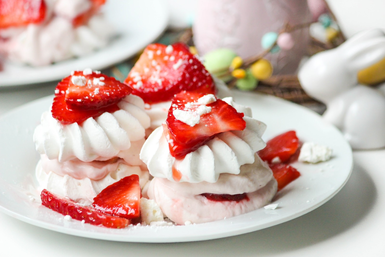Dessert für Ostern: Erdbeer-Baiser-Törtchen - Des Belles Choses ...