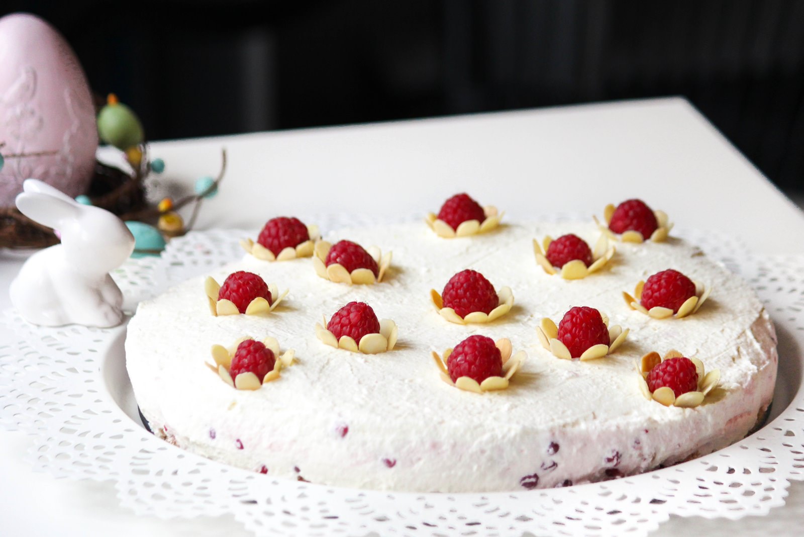 Des Belles Choses - Oster Dessert - Rezept Johannisbeer-Joghurt-Torte 3