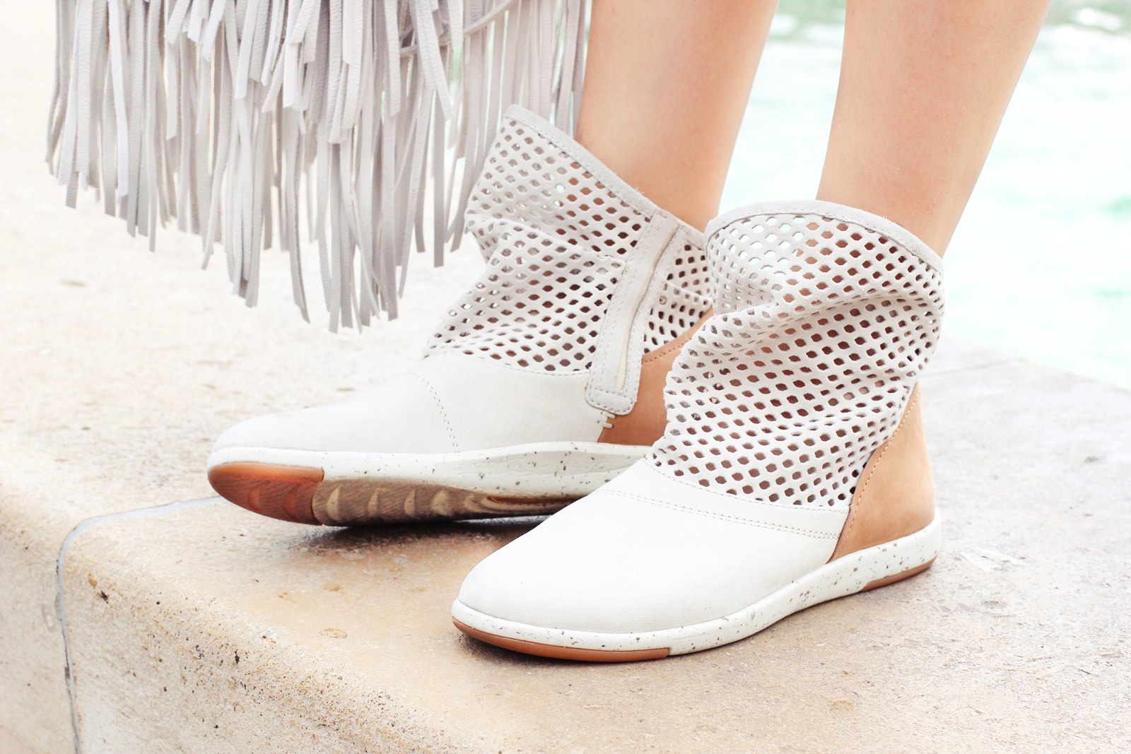 Des Belles Choses_Fountain walk_EMU Australia Shoes 3