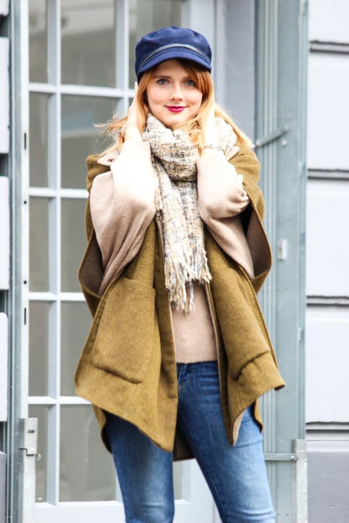 Oufit von Des Belles Choses - Fashionblog aus Köln: Cape im Winter