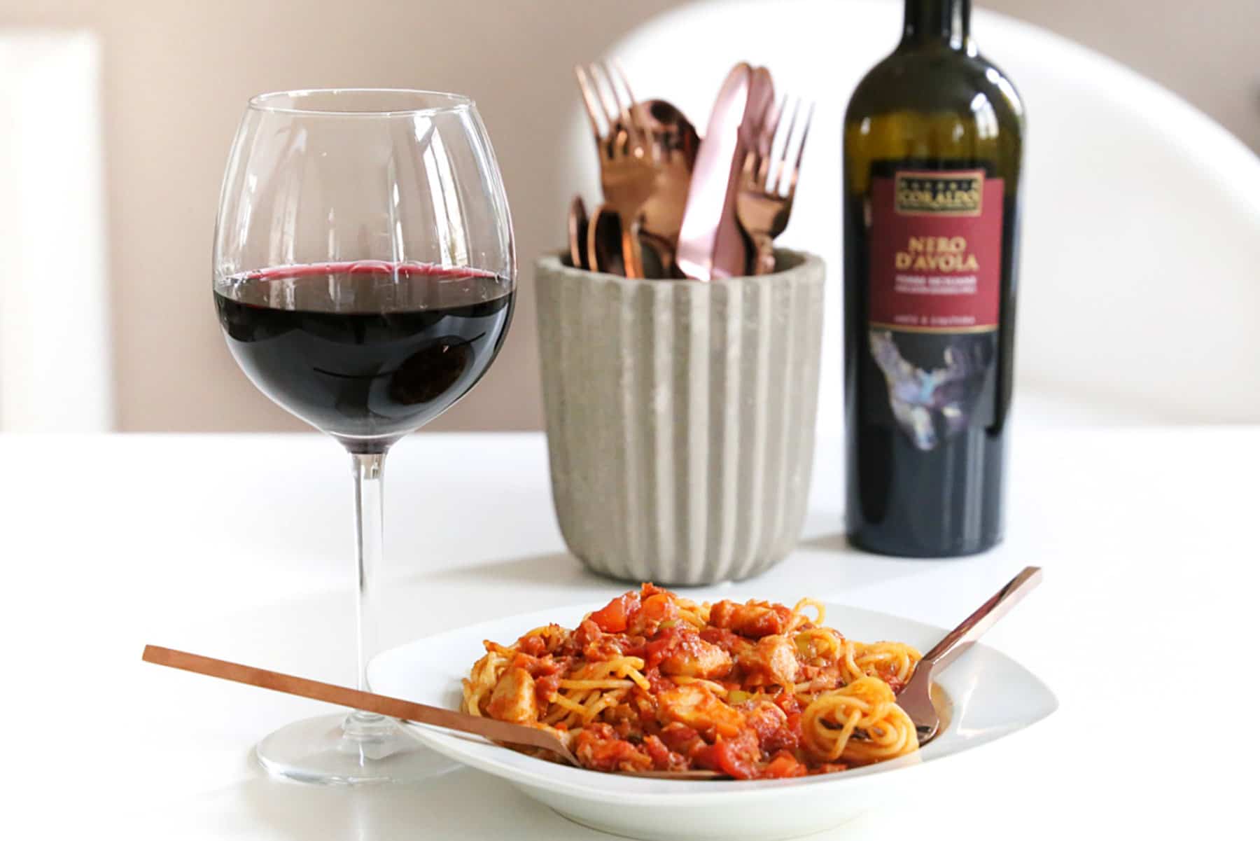 Rezept – Spaghetti Fisch-Bolognese mit einem trockenen Rotwein