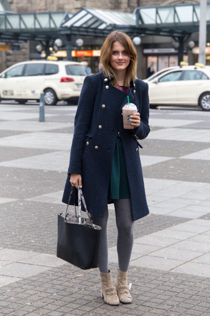Streetstyle in Hamburg: Clover Canyon Bluse & Military Wollmantel