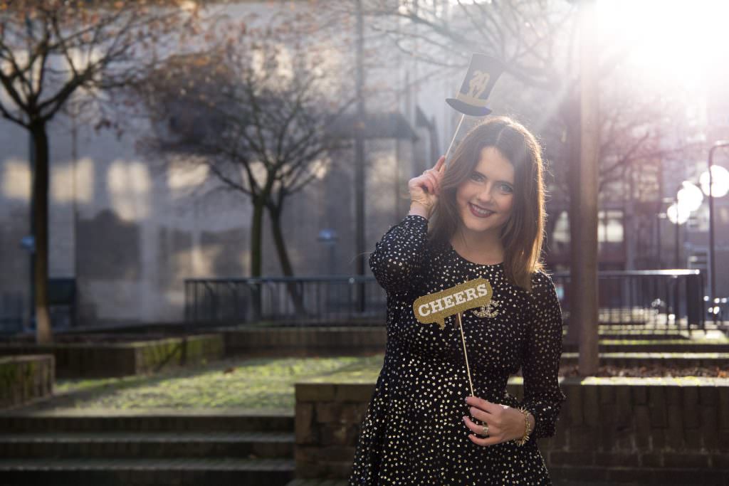 Mein Silvester Outfit 2016: &other Stories Glitzer Kleid