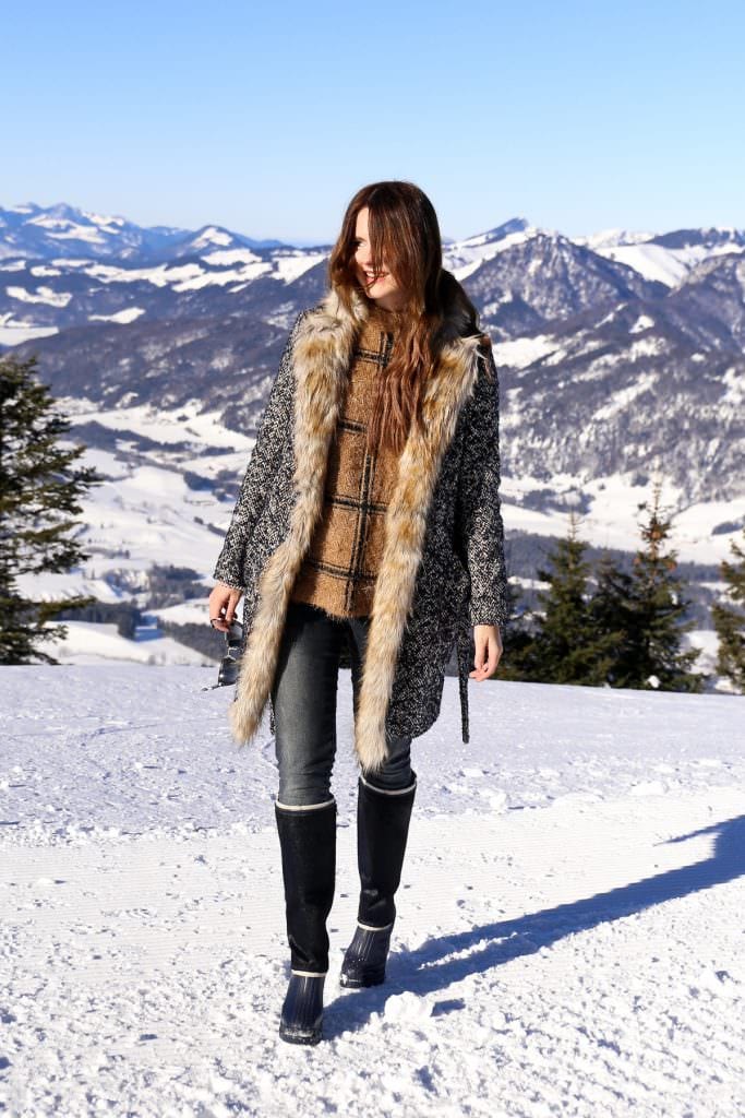 winter-outfit-in-den-tiroler-alpen-kaiserwinkl-hochkössen-warm-und-stylisch-mit-sorel-boots-fashion-blog-des-belles-choses 1