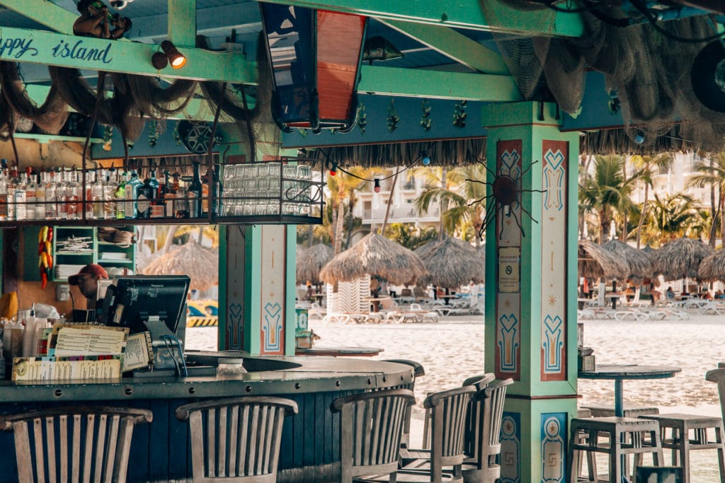 Top Food Spots auf Aruba: Bugaloe Beach Bar