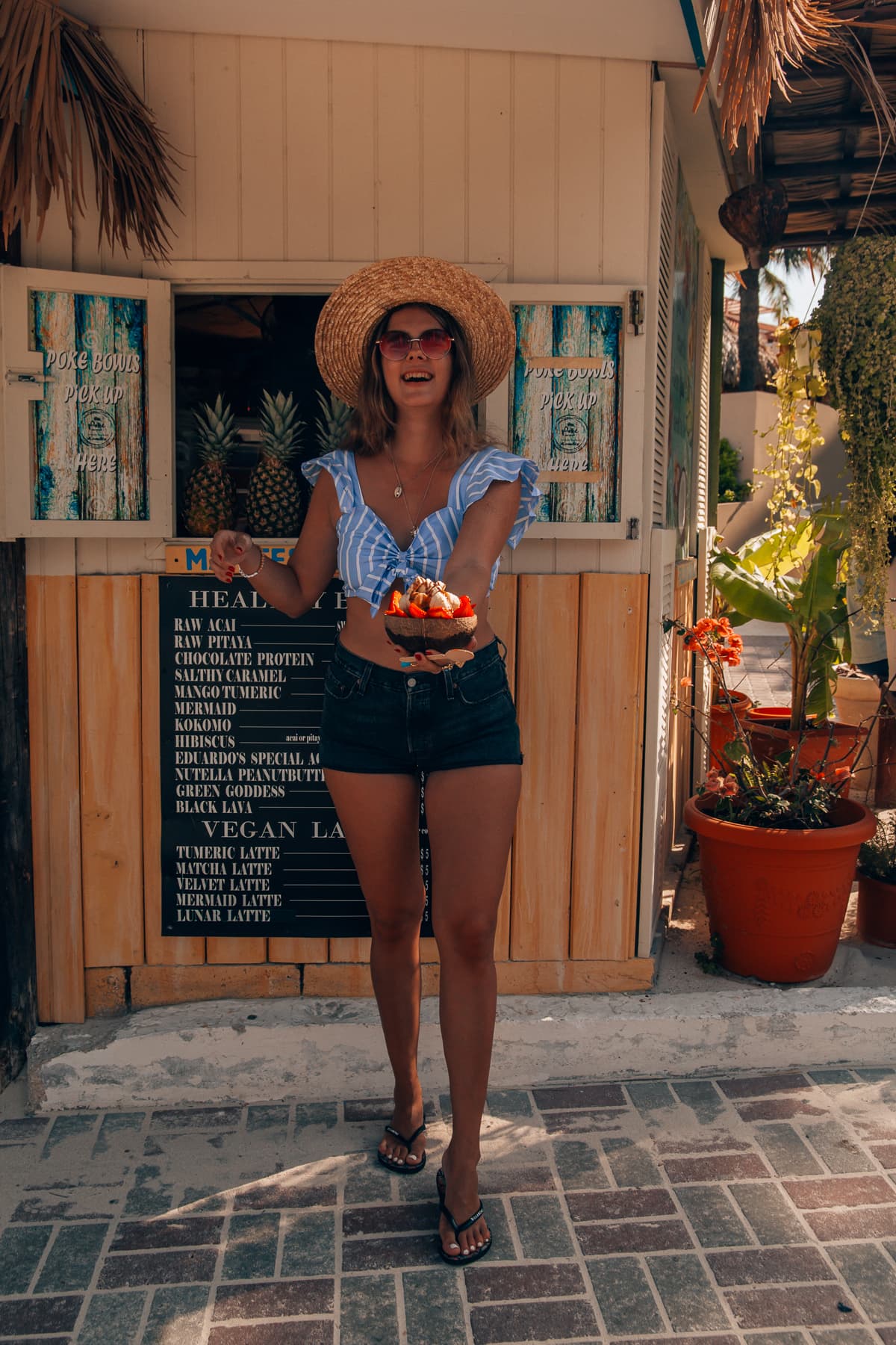 Top Food Spots auf Aruba: Die beste Acai Bowl bei Eduardo's Beach Shack  Palm Beach