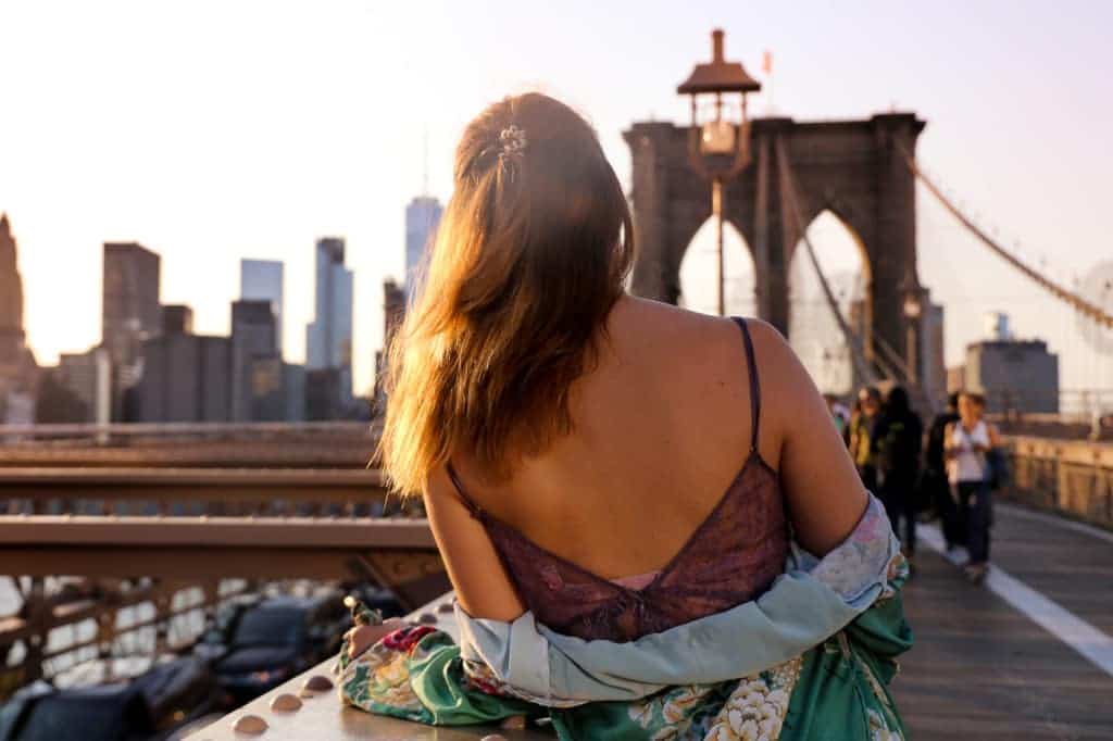 New York Fashion Week Streetstyle auf der Brooklyn Bridge