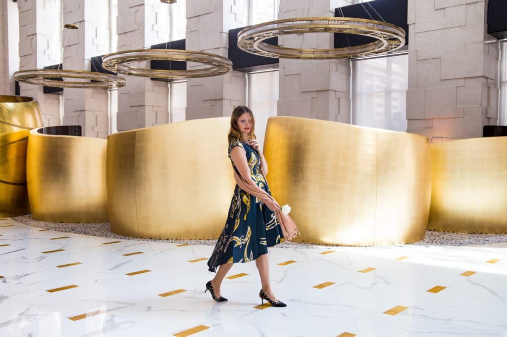 Tausendundeine Nacht in Dubai – Goldenes Abendkleid von Closet London