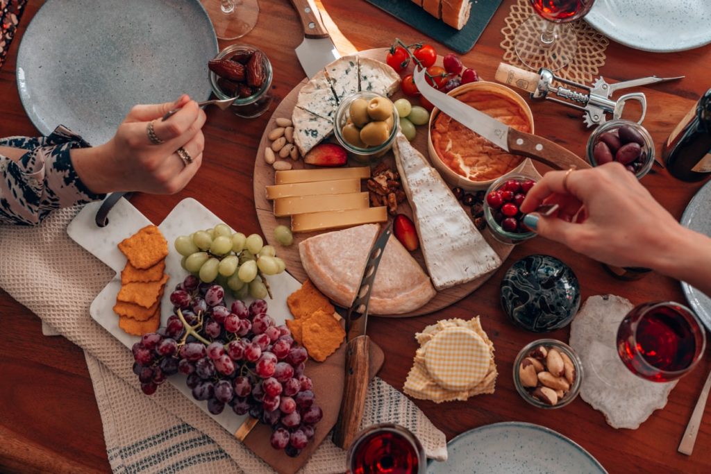 So gelingt dein französisches Käse-Tasting zuhause!